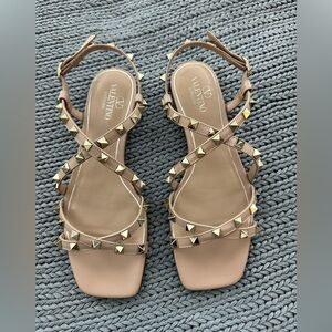 Authentic Valentino Leather Rockstud Flat Sandal Size 38 Color: Tan/Beige/Nude